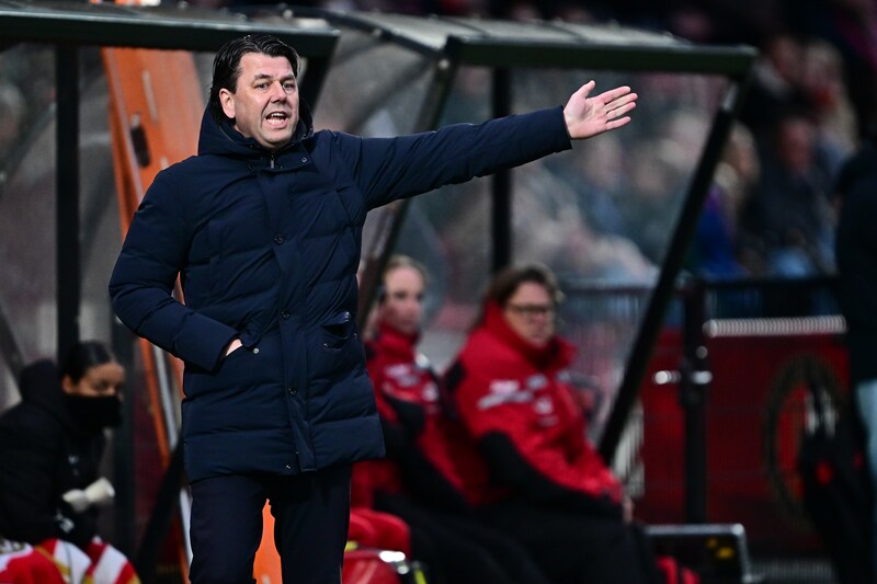PSV Vrouwen gaat na dit seizoen niet verder met trainer Roeland ten ...