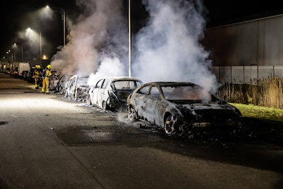 Op een feestje werd Rucyano benaderd voor een klus met een vuurwerkbom; zes auto’s gingen in vlammen