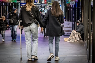 Eindhovens bedelverbod zorgt voor waterbedeffect: aantal gebieden uitgebreid
