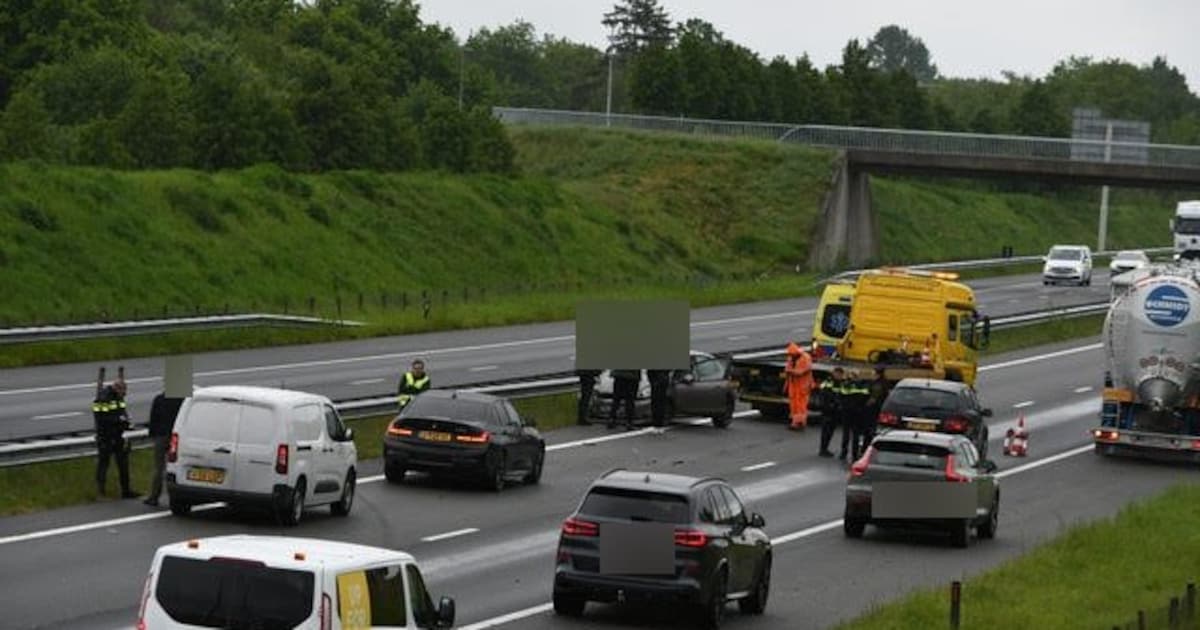 Meerdere auto's betrokken bij botsing op A73 ter hoogte van Belfeld