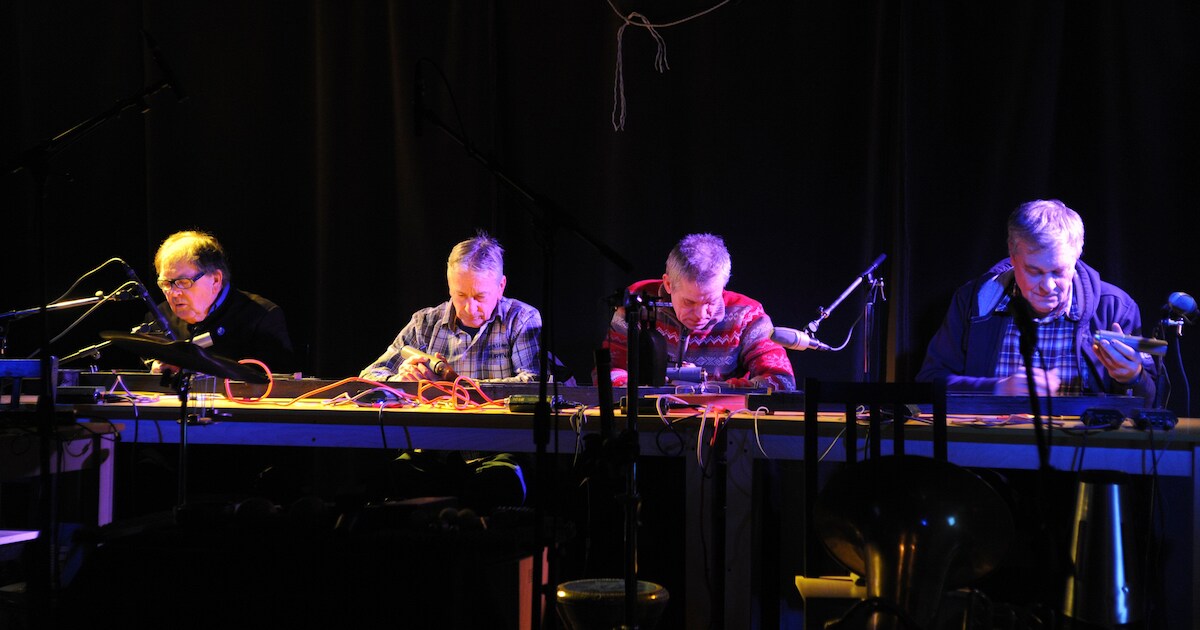 Het Maciunas Ensemble speelt spontane ‘calypso’ | Home | ED.nl