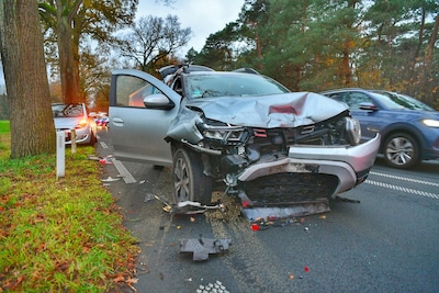 Auto’s klappen op elkaar op N69 bij Borkel, weg tijdje dicht