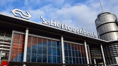 Geen treinen tussen Tilburg en Den Bosch vanwege aanrijding op spoor