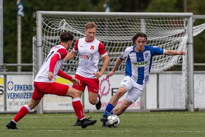 Dommelen is koploper dankzij hattrick Giel Daris en ruime winst bij Hoogeloon: ‘Gaan niet naast onze