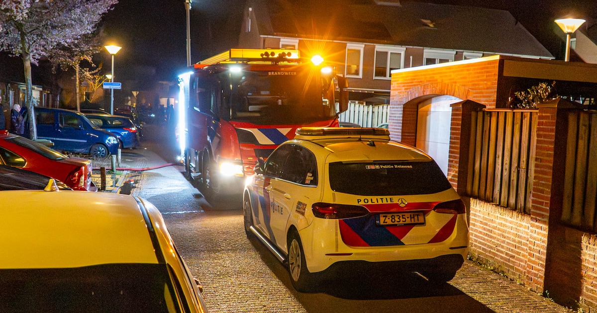 Schutting vat vlam in Helmond, brand snel onder controle