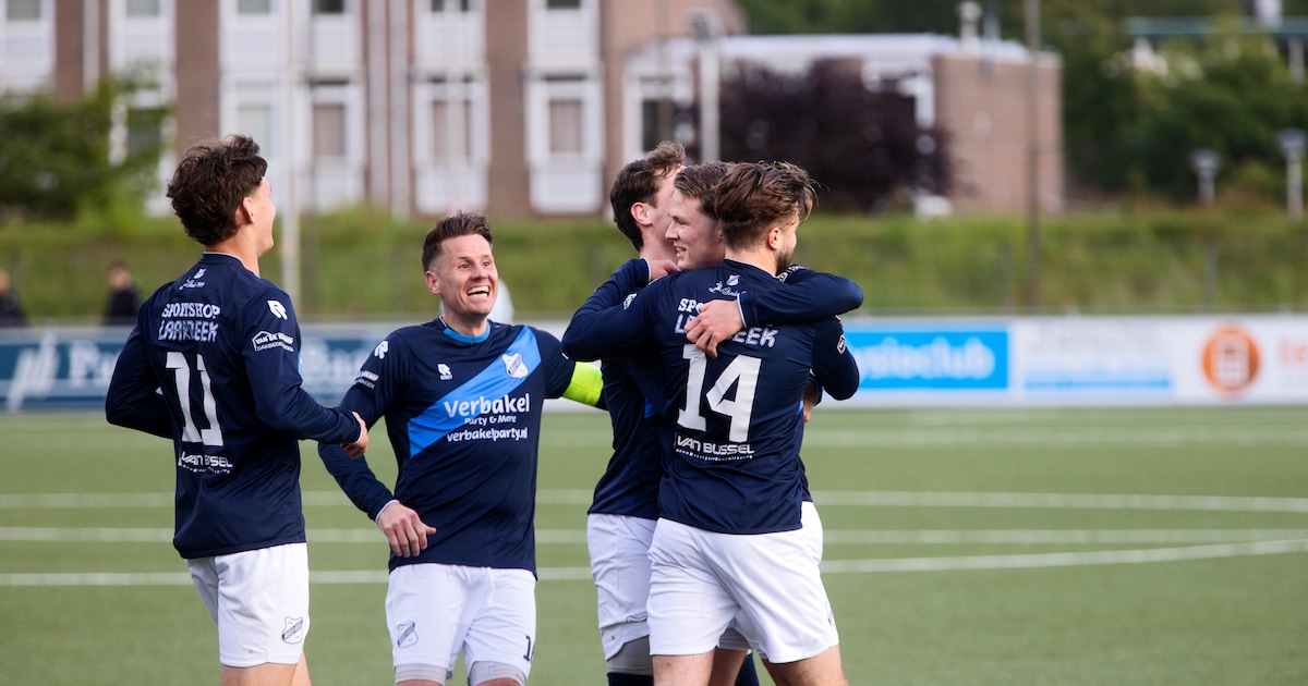 Mierlo-Hout handhaaft zich op hele spannende slotdag, trainer verandert voor even in ober: ‘Wordt ee