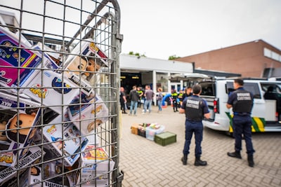Grote hoeveelheid gestolen goederen gevonden in een loods in