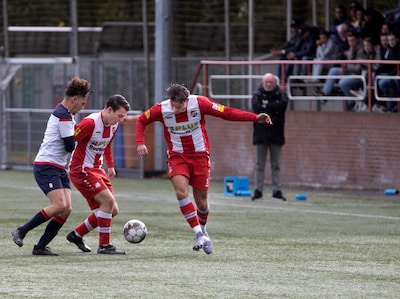 Sander Megens breidt voorsprong uit op concurrenten, drie spelers van Rood-Wit’62 maken hattrick