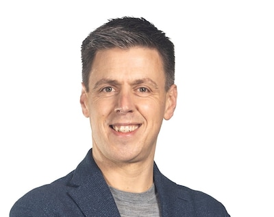 Floris Schoots (D66) neemt afscheid van raad Waalre, koninklijke onderscheiding voor zijn inzet