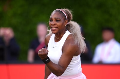 Serena Williams (44) luistert comeback op met zege