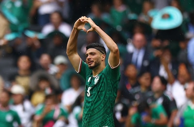 LIVE WK voetbal | Zuid-Afrika met negen man na klap in het g