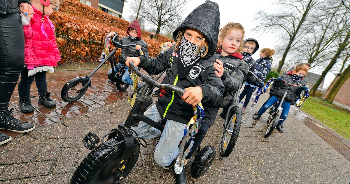 Uitslag optocht Hooge Mierde