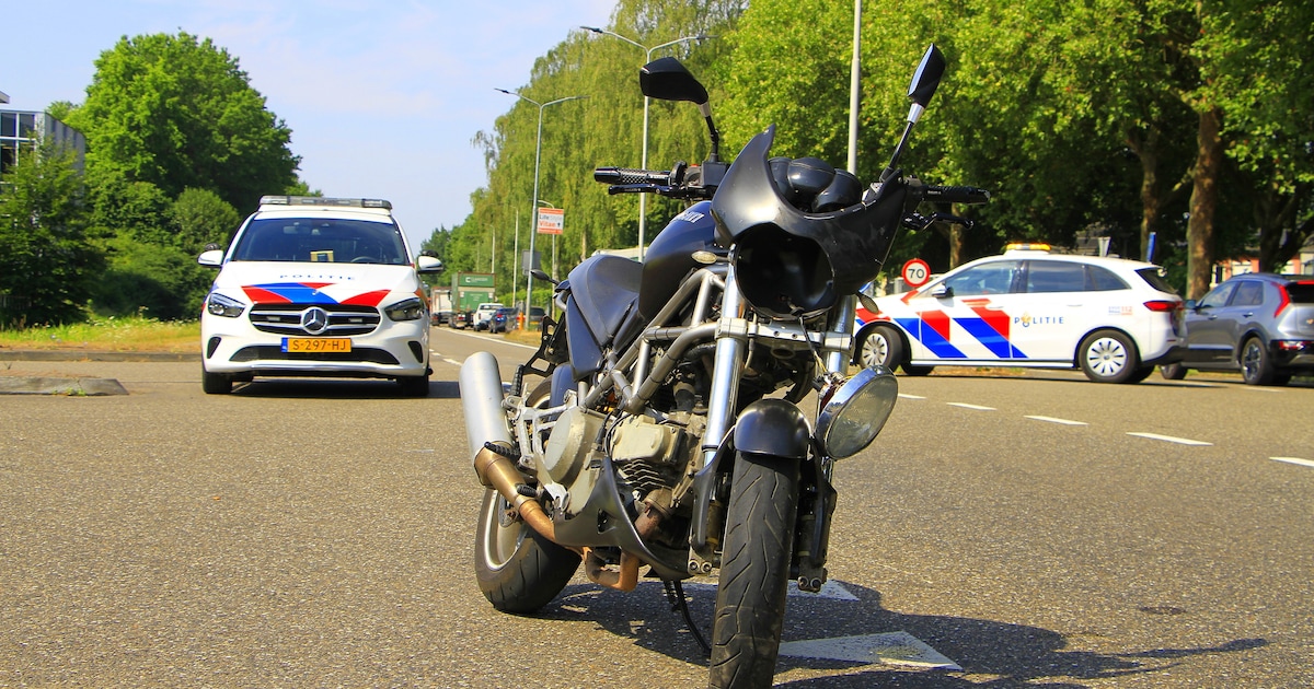 Motorrijder gewond bij botsing met auto in Weert
