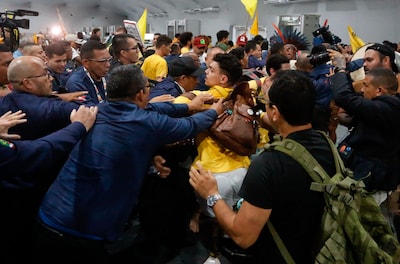 Demonstranten dringen COP30-locatie binnen en botsen met beveiligers