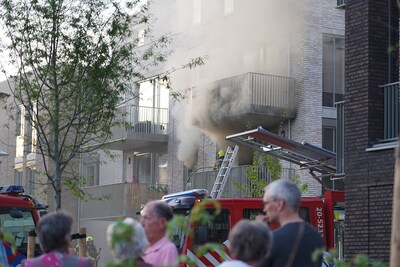 Uitslaande brand in gloednieuw appartementencomplex in Raamsdonksveer