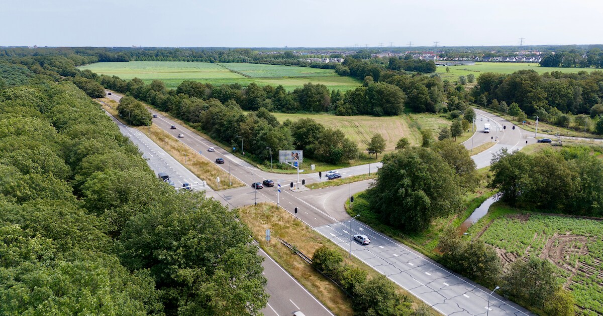 Flitspalen bij gevaarlijke kruising ter hoogte van Brandevoort gaan aan | Foto