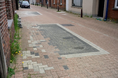 Kunstwerk of een flater? Verwarring over aangelegd parkeervak in België