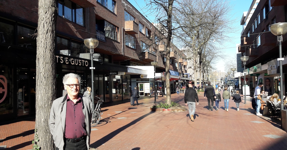 Harrie van Helmond geeft in Nuenen een lezing over wederopbouwarchitectuur