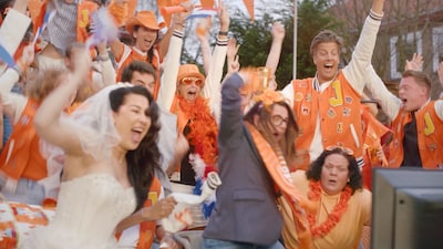 Van ‘Links Rechts’ naar WK-hit: Snollebollekes past iconisch feestnummer aan voor Oranje