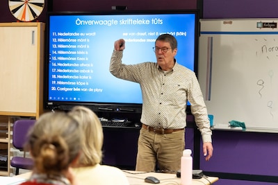 Waarom een Indiër het Hèlemòns leert spreken: ‘In Eindhoven kon ik Engels praten, hier niet zo’