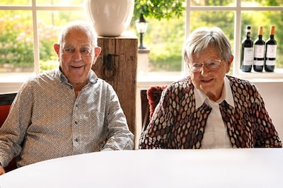 ‘Ik huppelde om haar heen en het was meteen raak’; nu zijn Pieter en Corrie 65 jaar getrouwd