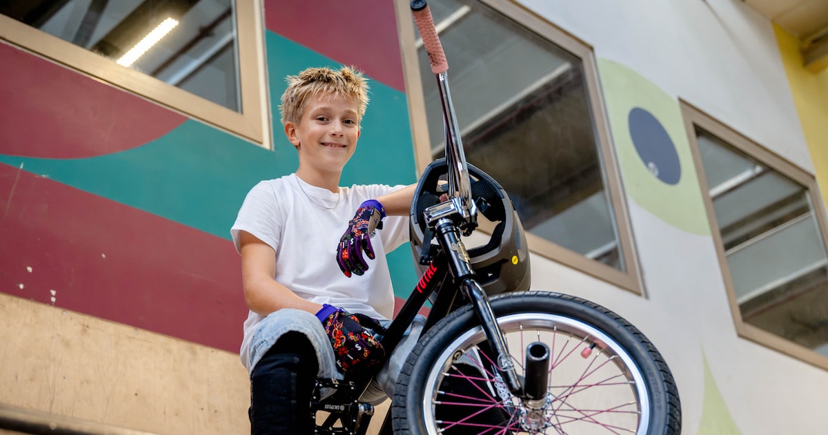 Mees (10) spends hours fearlessly flying over the course every day, but to do that he has to go into