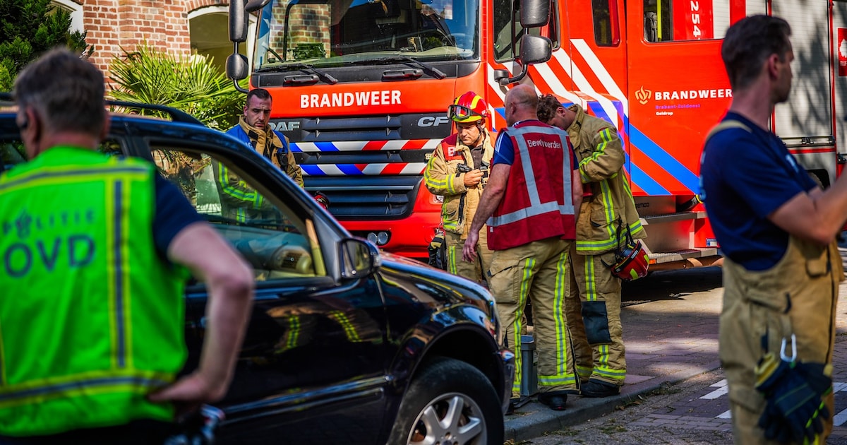 Zwaargewonde bij ongeval in Geldrop, slachtoffer belandt onder auto