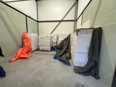 Miljoenen illegale sigaretten gevonden in Vlijmen en Den Bosch, twee mannen aangehouden