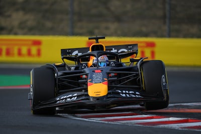 LIVE Formule 1 | Max Verstappen beter uit de startblokken na zeer rustige start in derde vrije training