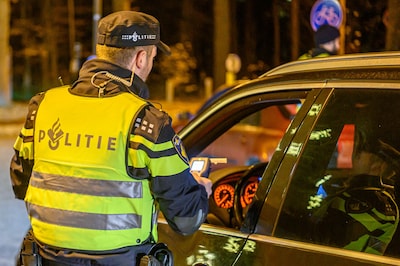 Man (30) uit Geldrop maakt het bont: rijdt onder invloed en 