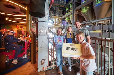 Soort Gouden Wikkel voor 100.000ste bezoeker van The Chocolate Factory: jaar gratis entree