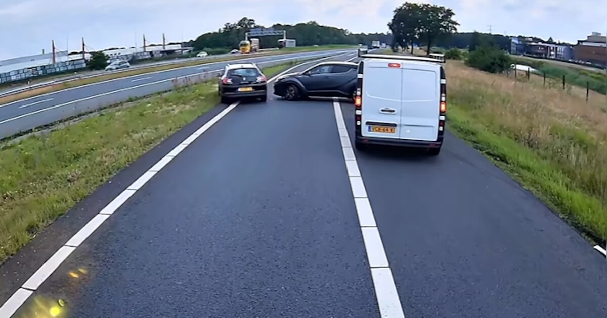 Bestuurder voegt levensgevaarlijk in en veroorzaakt bijna een ravage ...