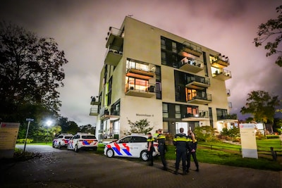 Oudere vrouw die zwaargewond werd gevonden in Eindhovense seniorenflat werd waarschijnlijk niet overvallen