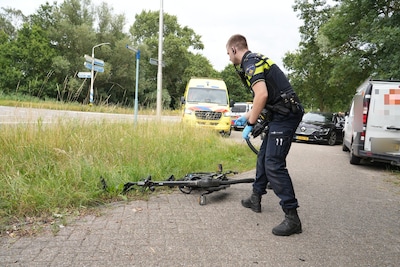 Fietser zwaargewond bij aanrijding met bestelbus in Dongen, bestuurder aangehouden