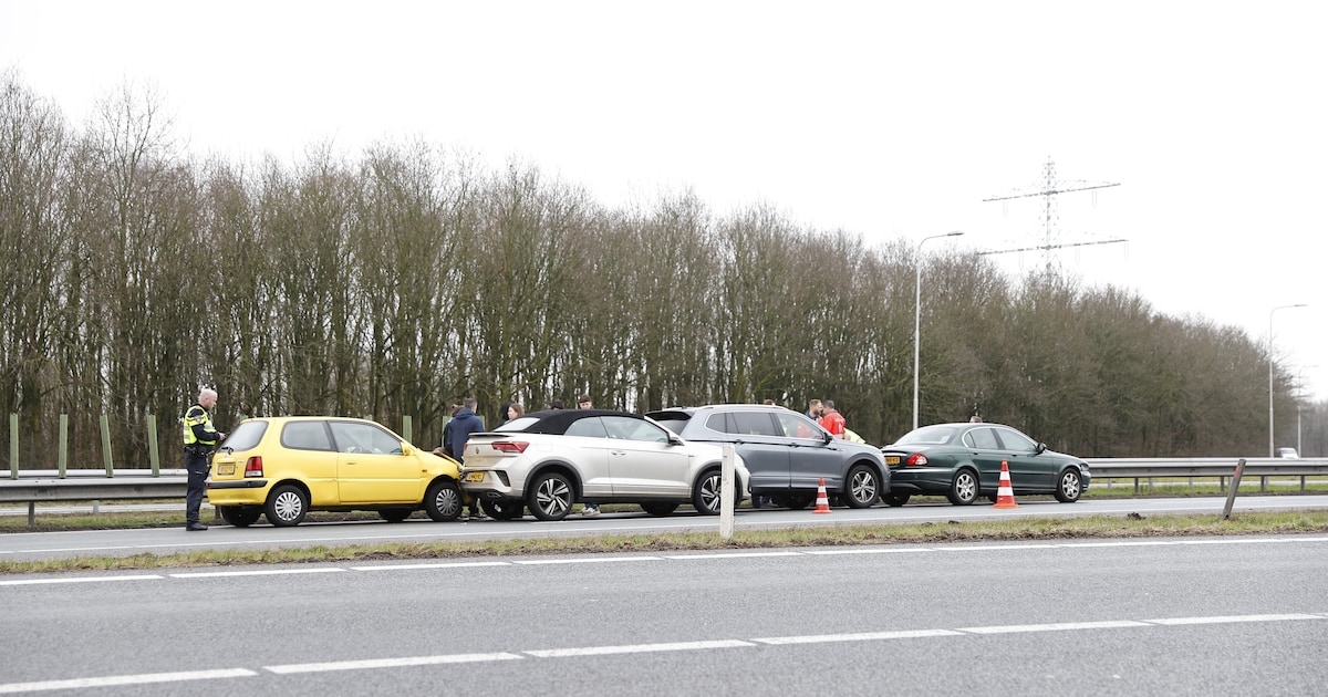 Kettingbotsing op A73 bij Linden