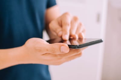 ‘Een misselijke zaak’: man (20) uit Eindhoven deed zich voor als vrouw en dreigde naaktfoto’s van zi