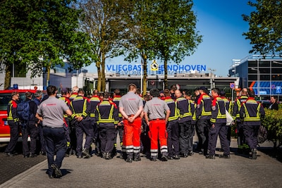 Duitse en Franse brandweerlieden assisteren bij grote brandhaard bij Budel: ‘Vanochtend om 07.00 uur