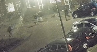 Vuurwerk op het dak, een felle lichtflits en een verwoestende brand bij het Tilburgse wijkgebouw Bel