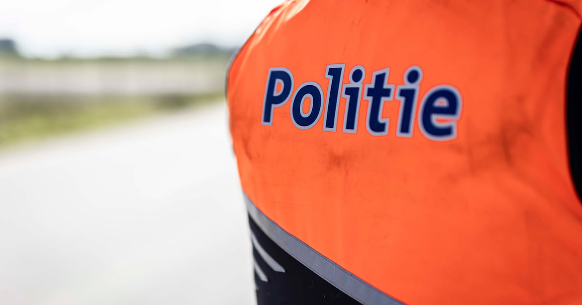 Fietser naar ziekenhuis na botsing in Lommel