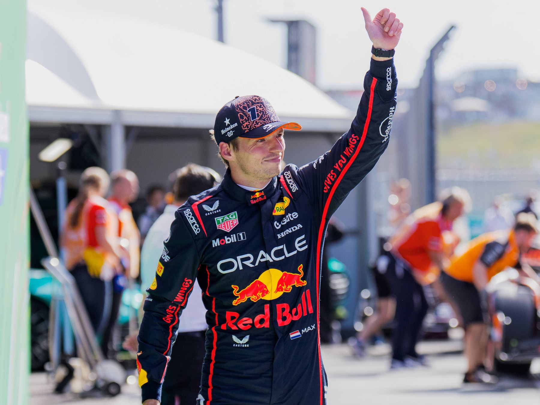 Verstappen dankzij drama Norris naar P2 in uitzinnig Zandvoort, winst voor  Piastri en primeur voor Hadjar | Formule 1 | ED.nl