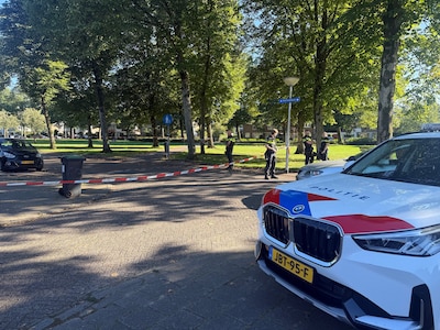 Politie doet onderzoek naar verdacht object in parkje Kortonjolaan, explosieventeam opgeroepen