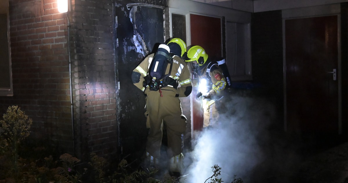 Buurtbewoners zien vuur bij schuurtje in Breda en bellen direct de brandweer