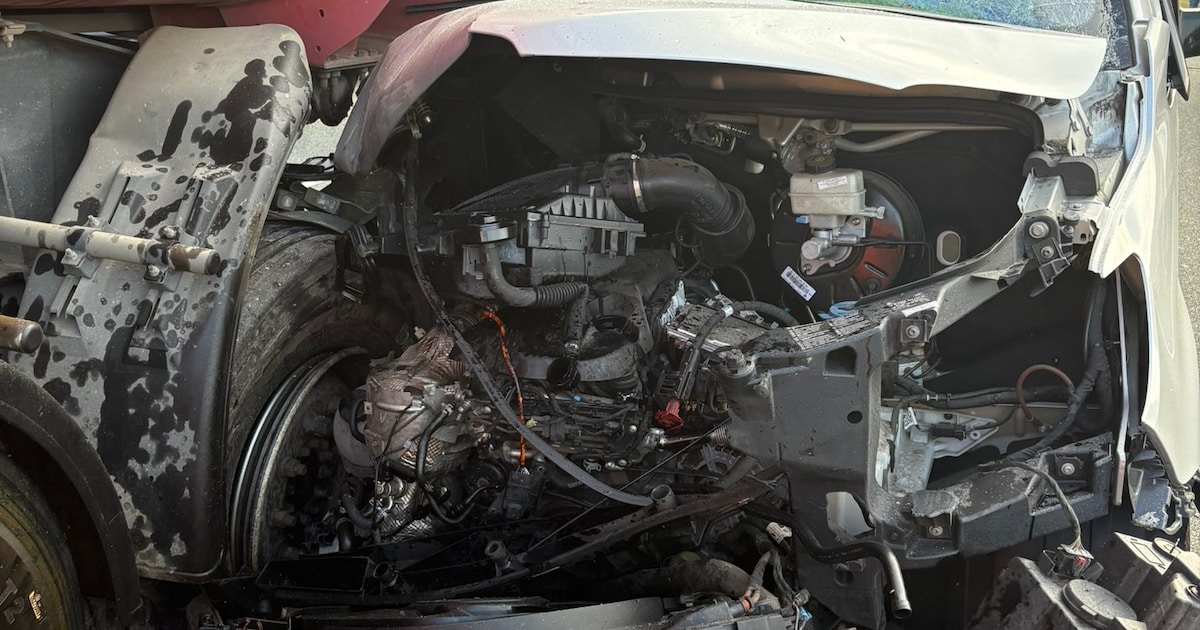 Meerdere voertuigen fors beschadigd bij botsing op de A67 bij Eersel