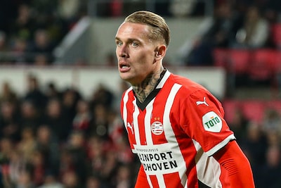 Rick Karsdorp verkiest zorgen voor autistisch zoontje (6) boven carrière: ‘Je wilt het zo goed mogel