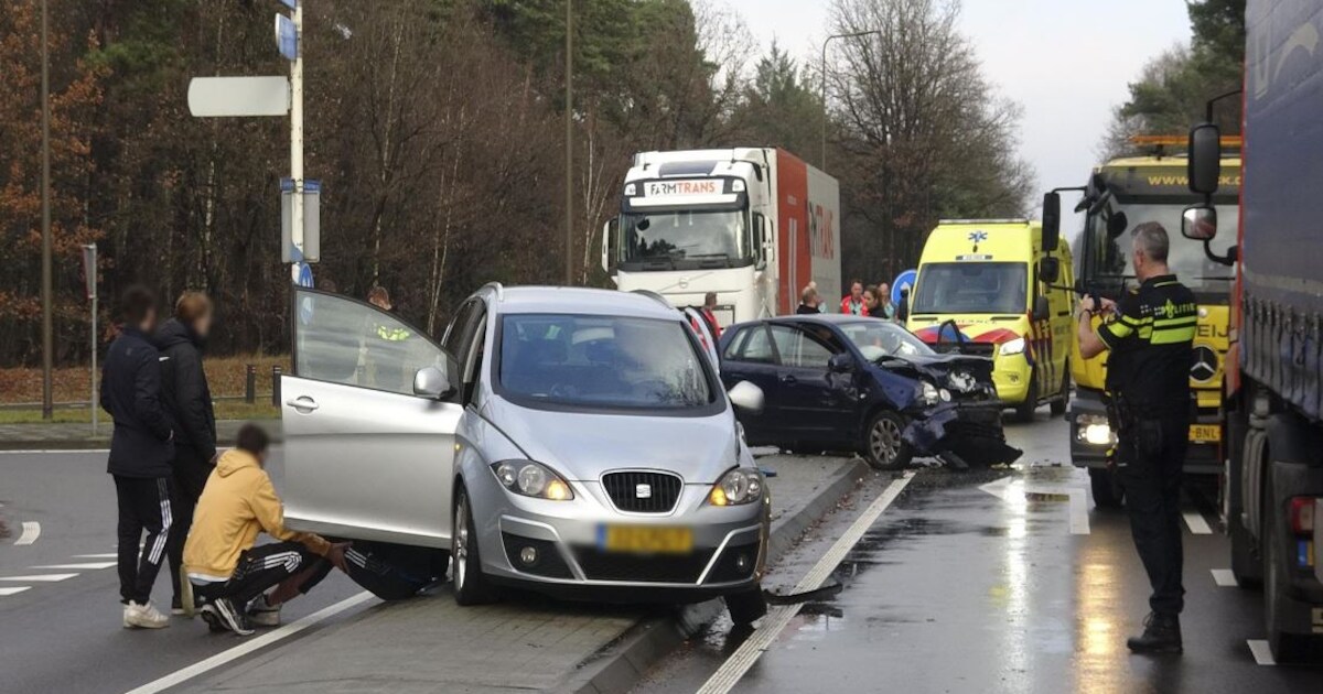 Drie gewonden bij ongeluk op N69 in Valkenswaard | Regio | ED.nl