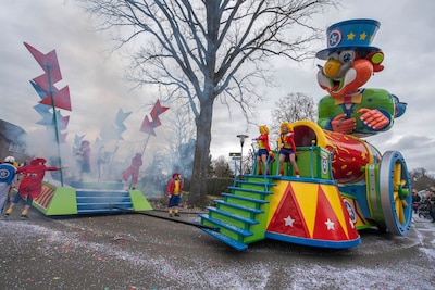 Gemeente zoekt vaste wagenbouwlocaties voor carnavalsgroepen Leende