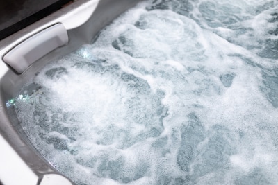 Eindhovense vader (48) van 12-jarige meisje had erectie in jacuzzi en krijgt 150 uur taakstraf