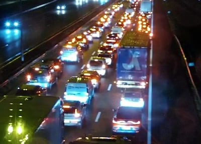 Drukke ochtendspits op Brabantse snelwegen na twee ongelukken, rijstroken inmiddels weer open