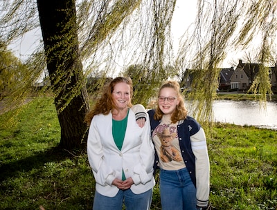 Bregjes dochter Suus (15) heeft het zeldzame CTNNB1-syndroom: ‘Je hele wereld staat op z’n kop’