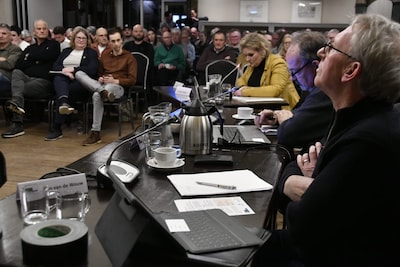 Onderzoek naar twee tijdelijke locaties voor statushouders in Hilvarenbeek: ‘Laten we fatsoenlijk me